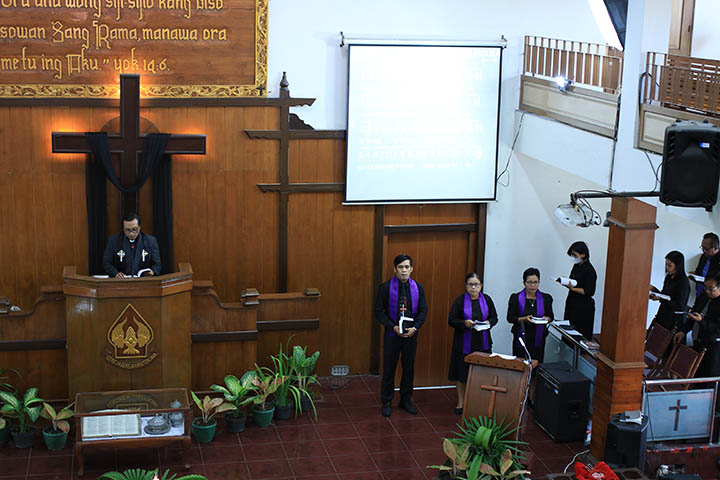 galeri, Ibadah Jumat Agung di Gereja Induk, gereja kristen jawa, gkj, gkj baki, gereja kristen jawa baki, baki, sukoharjo, gkj klasis sukoharjo, klasis sukoharjo, klasis, sinode gkj, sinode 