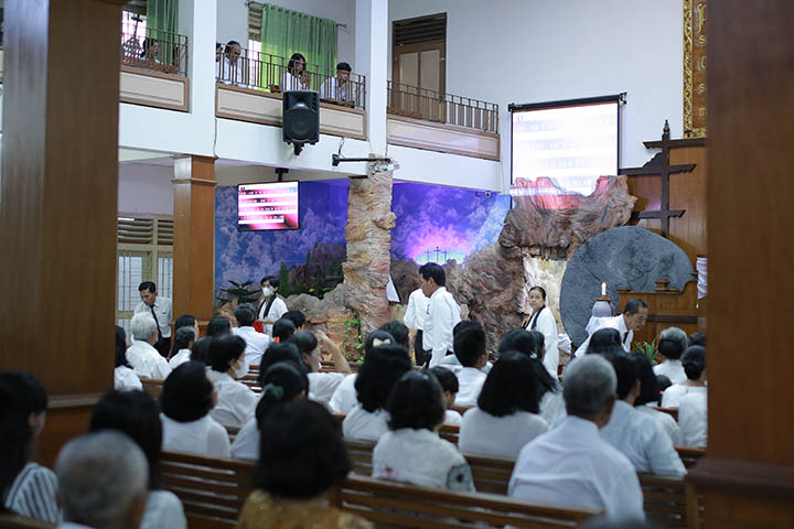 galeri, Ibadah Paskah Sore di Gereja Induk, gereja kristen jawa, gkj, gkj baki, gereja kristen jawa baki, baki, sukoharjo, gkj klasis sukoharjo, klasis sukoharjo, klasis, sinode gkj, sinode 