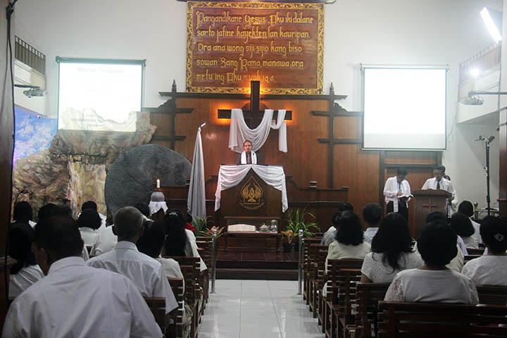 galeri, Ibadah Paskah Pagi di Gereja Induk, gereja kristen jawa, gkj, gkj baki, gereja kristen jawa baki, baki, sukoharjo, gkj klasis sukoharjo, klasis sukoharjo, klasis, sinode gkj, sinode 