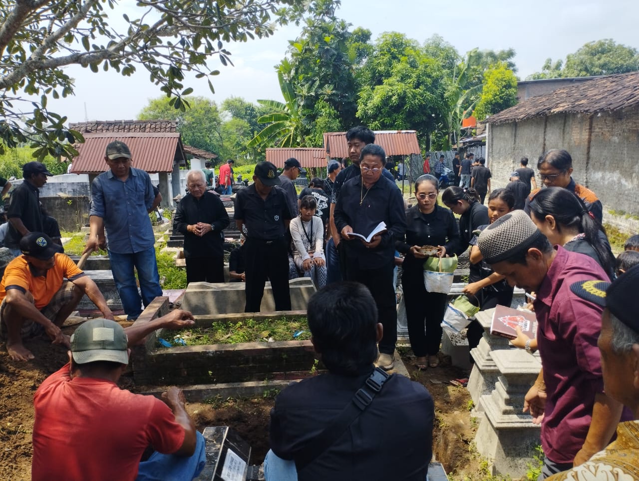 galeri, Ibadah Pemakaman Almh. Ibu Warsi, gereja kristen jawa, gkj, gkj baki, gereja kristen jawa baki, baki, sukoharjo, gkj klasis sukoharjo, klasis sukoharjo, klasis, sinode gkj, sinode 