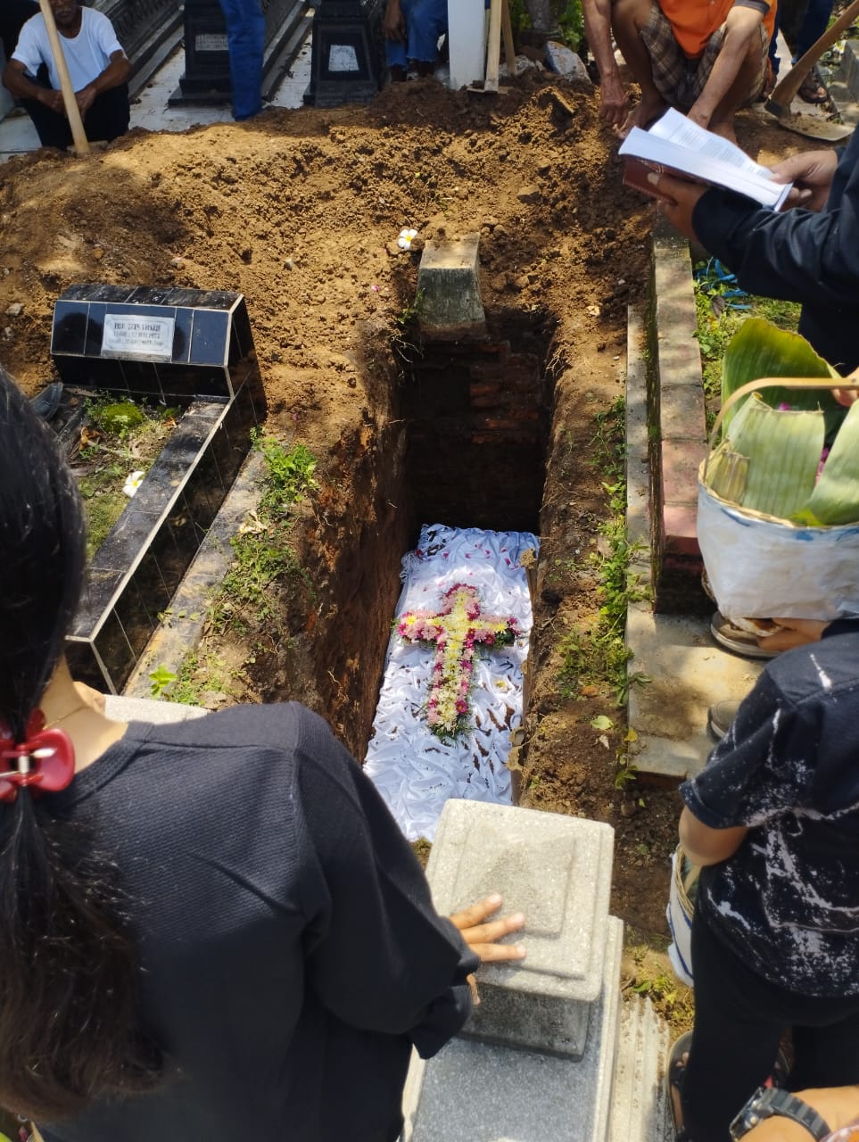 galeri, Ibadah Pemakaman Almh. Ibu Warsi, gereja kristen jawa, gkj, gkj baki, gereja kristen jawa baki, baki, sukoharjo, gkj klasis sukoharjo, klasis sukoharjo, klasis, sinode gkj, sinode 