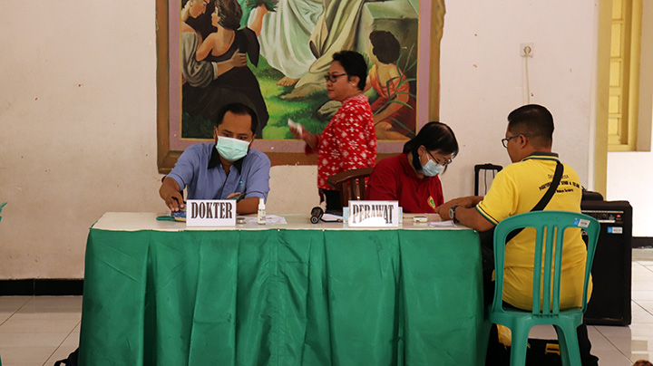 gallery kegiatan, Pelayanan Tim Kesehatan GKJ Baki dengan RS Panti Waluyo YAKKUM Surakarta, Komisi Diakonia, gereja kristen jawa, gkj, gkj baki, gereja kristen jawa baki, baki, sukoharjo, gkj klasis sukoharjo, klasis sukoharjo, klasis, sinode gkj, sinode 