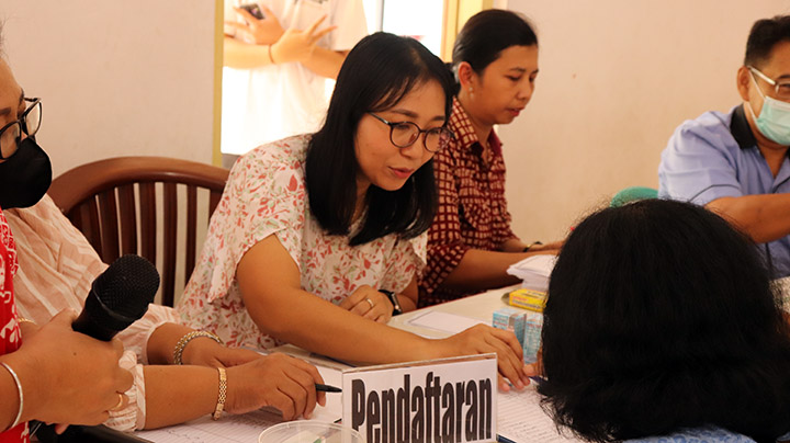 gallery kegiatan, Pelayanan Tim Kesehatan GKJ Baki dengan RS Panti Waluyo YAKKUM Surakarta, Komisi Diakonia, gereja kristen jawa, gkj, gkj baki, gereja kristen jawa baki, baki, sukoharjo, gkj klasis sukoharjo, klasis sukoharjo, klasis, sinode gkj, sinode 