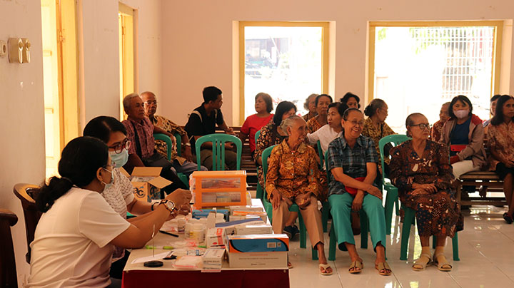 gallery kegiatan, Pelayanan Tim Kesehatan GKJ Baki dengan RS Panti Waluyo YAKKUM Surakarta, Komisi Diakonia, gereja kristen jawa, gkj, gkj baki, gereja kristen jawa baki, baki, sukoharjo, gkj klasis sukoharjo, klasis sukoharjo, klasis, sinode gkj, sinode 