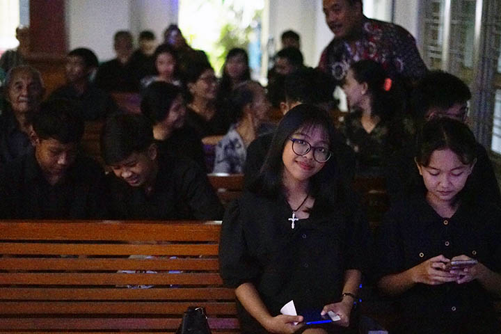 gallery kegiatan, Ibadah Variatif Sabtu Sunyi, Komisi Ibadah, gereja kristen jawa, gkj, gkj baki, gereja kristen jawa baki, baki, sukoharjo, gkj klasis sukoharjo, klasis sukoharjo, klasis, sinode gkj, sinode 